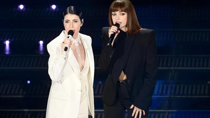 Ascolti Sanremo 2025, la serata delle cover vola: 13,6 milioni e il 70.8%