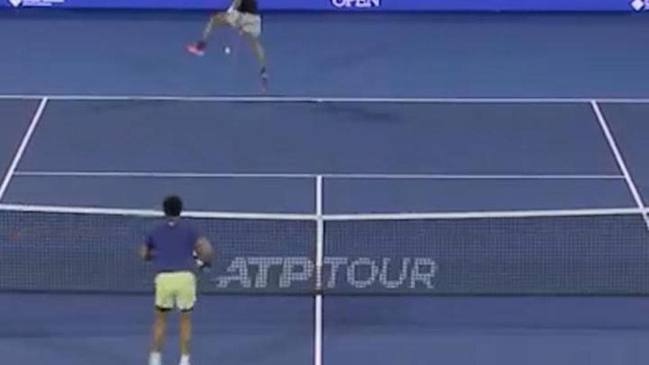 Il punto spettacolare di Matteo Arnaldi, tra colpi in mezzo alle gambe, palle corte e pallonetti