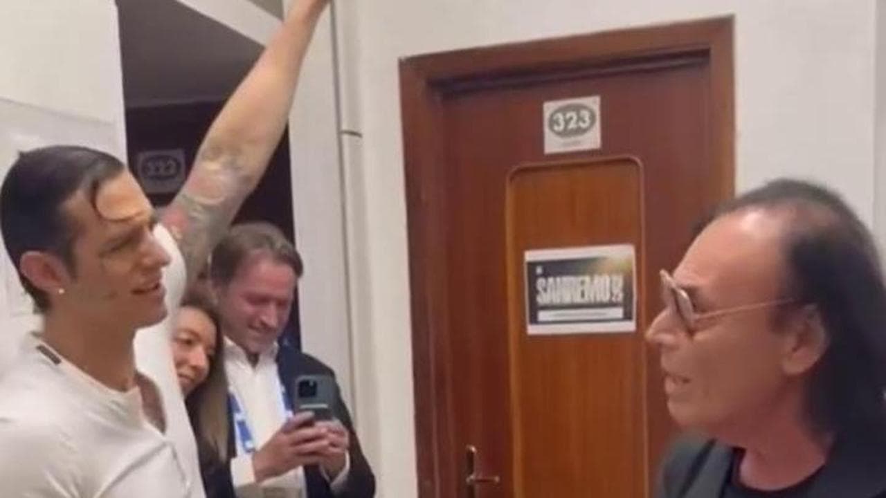 Sanremo, magico duetto nel backstage: Achille Lauro e Venditti cantano insieme "Ricordati di me"