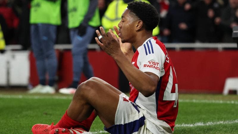 Esultare con compostezza: la Premier League vieta gli sberleffi agli avversari dopo i gol