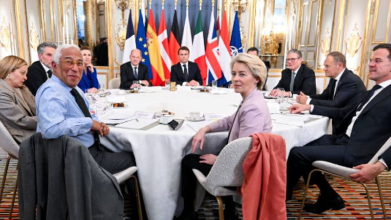 Guerra Ucraina - Russia, le news del 17 febbraio. Vertice Parigi: Meloni frena su truppe Ue, coinvolgere gli Usa