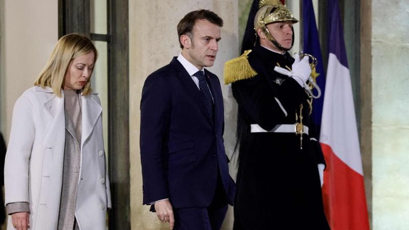 La premier Giorgia Meloni con il presidente francese&nbsp;Emmanuel Macron
