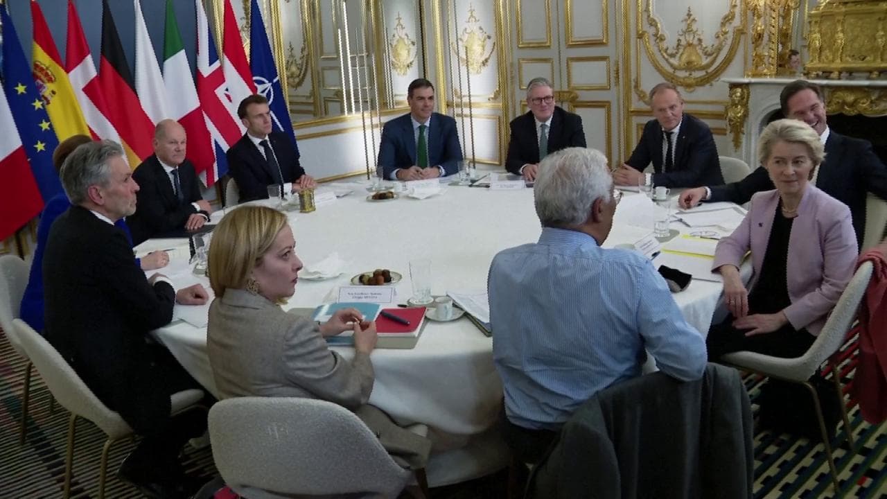 Vertice di Parigi, i leader europei a cena all'Eliseo