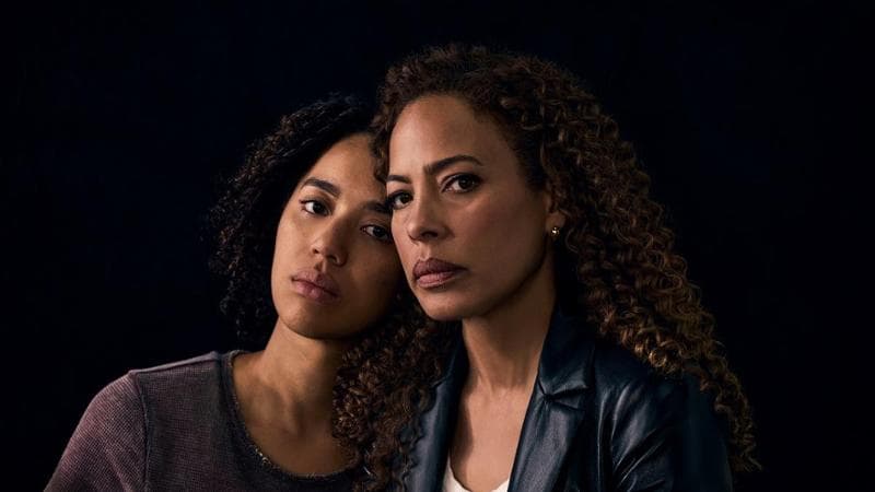Tawny Cypress e Jasmin Savoy Brown