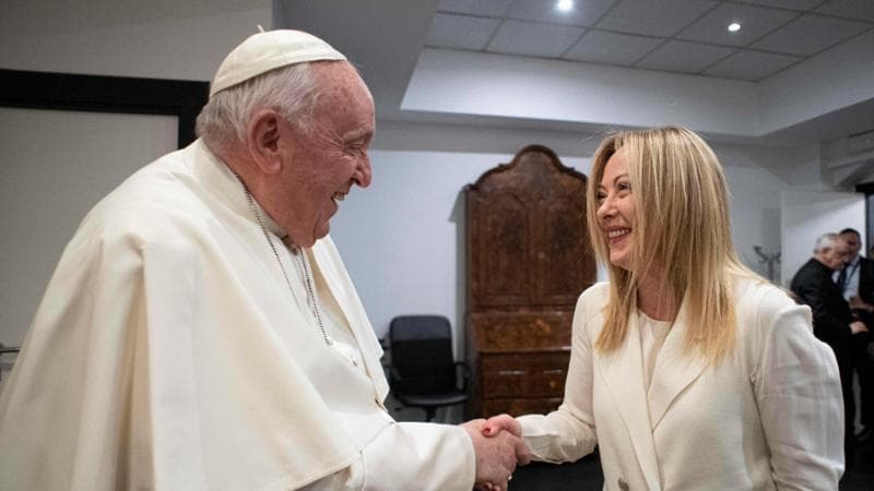 Il Papa con Giorgia Meloni nel 2023
