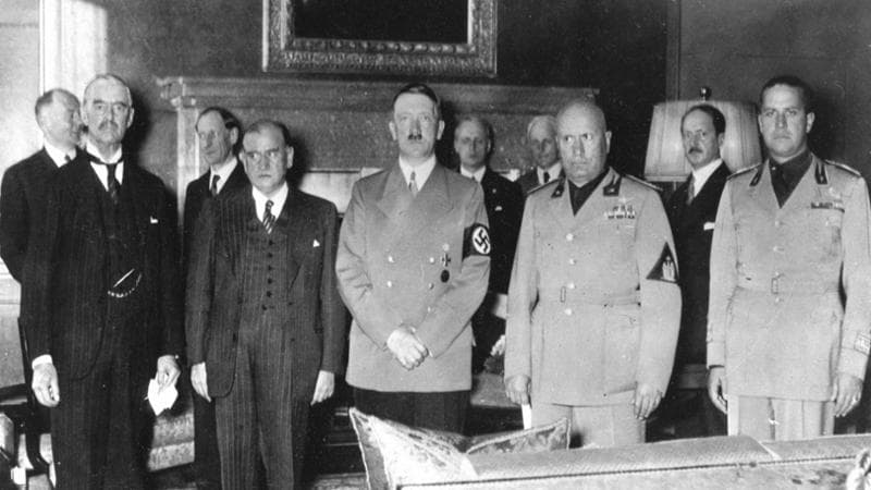 La Conferenza di Monaco del 1938: da sinistra, Chamberlain, Daladier, Hitler, Mussolini, Ciano (Getty Images)