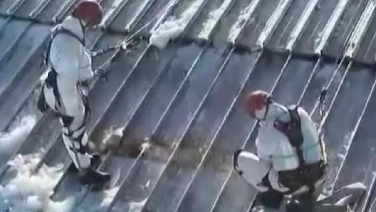 Ucraina, le riparazioni sul sarcofago di Chernobyl danneggiato dall'attacco di droni russo