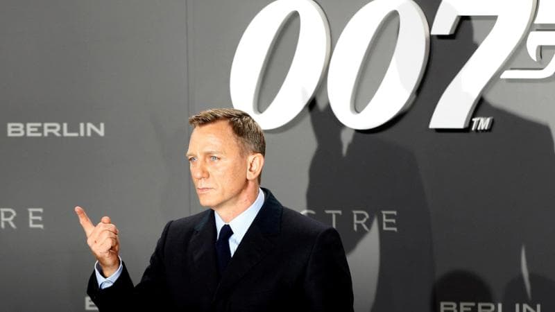 James Bond, la famiglia Broccoli cede a Amazon. La dinastia di Hollywood che ha creato il mito