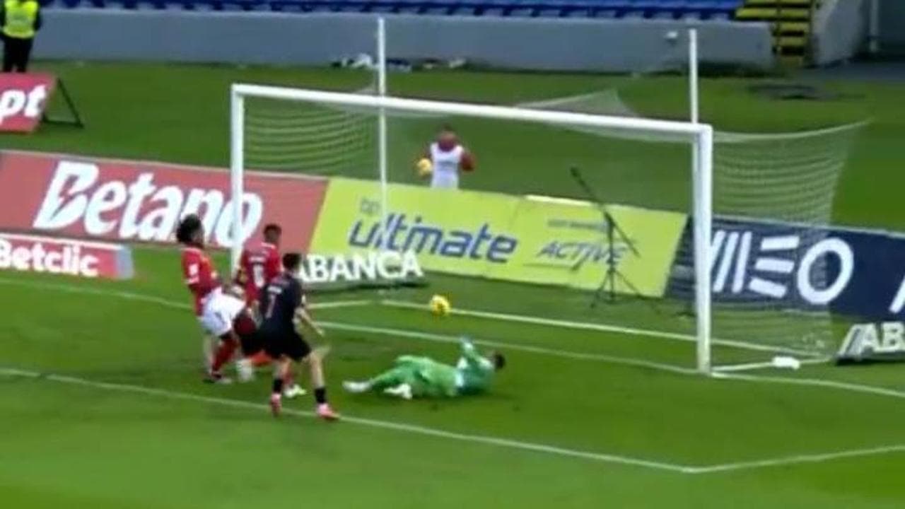 Il gol clamorosamente fallito a porta vuota da Andrea Belotti, nuovo centravanti del Benfica