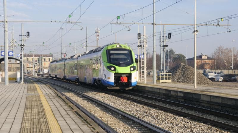 I ritardi registrati dai treni si attestano con un tasso di puntualità è del 74% per le Frecce, 82,6% per gli Intercity e 88,9% per i Regionali