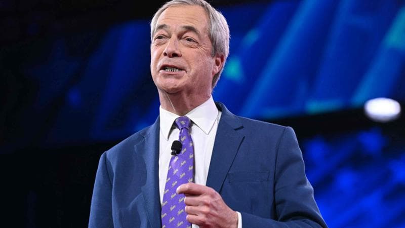 Farage: “Sta arrivando un grande cambiamento. La Ue ha i giorni contati”