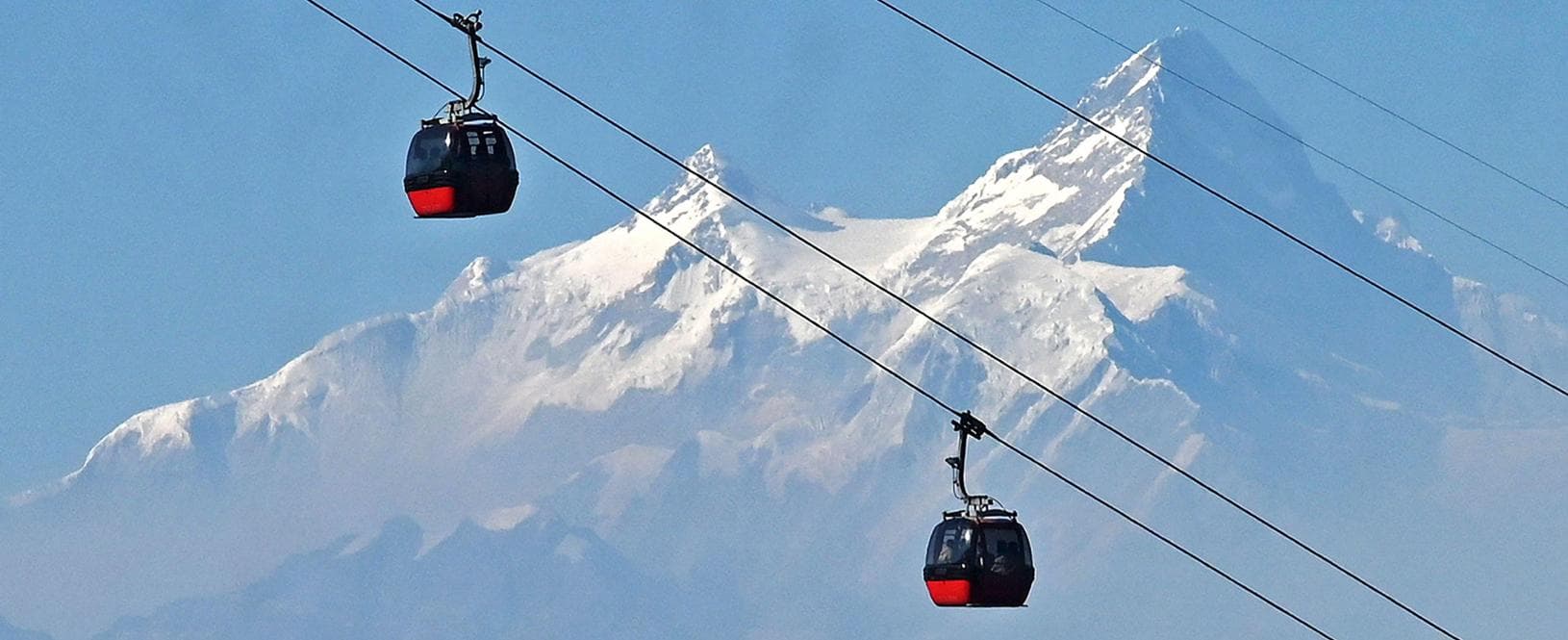 Nepal, boom funivie: se ne costruiscono a decine. Nell’est scontri per la foresta sacra profanata