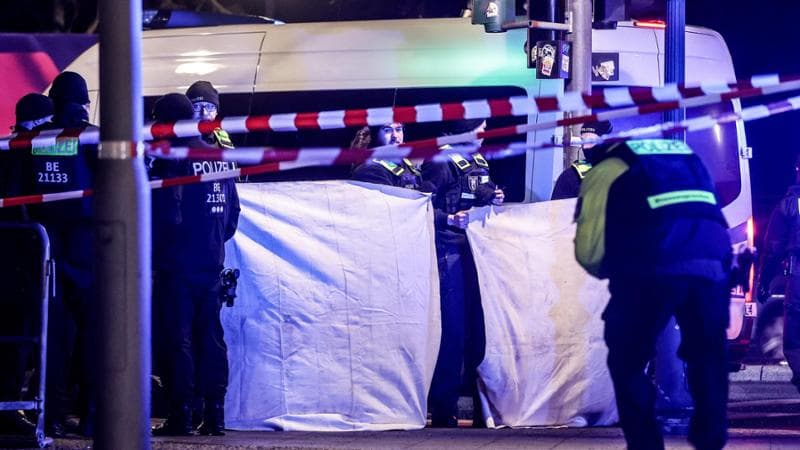Berlino, l'accoltellatore è un 19enne siriano. Procura: “Voleva uccidere ebrei”