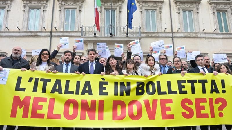 Bollette, metà dei fondi a famiglie in difficoltà. Le mosse del governo
