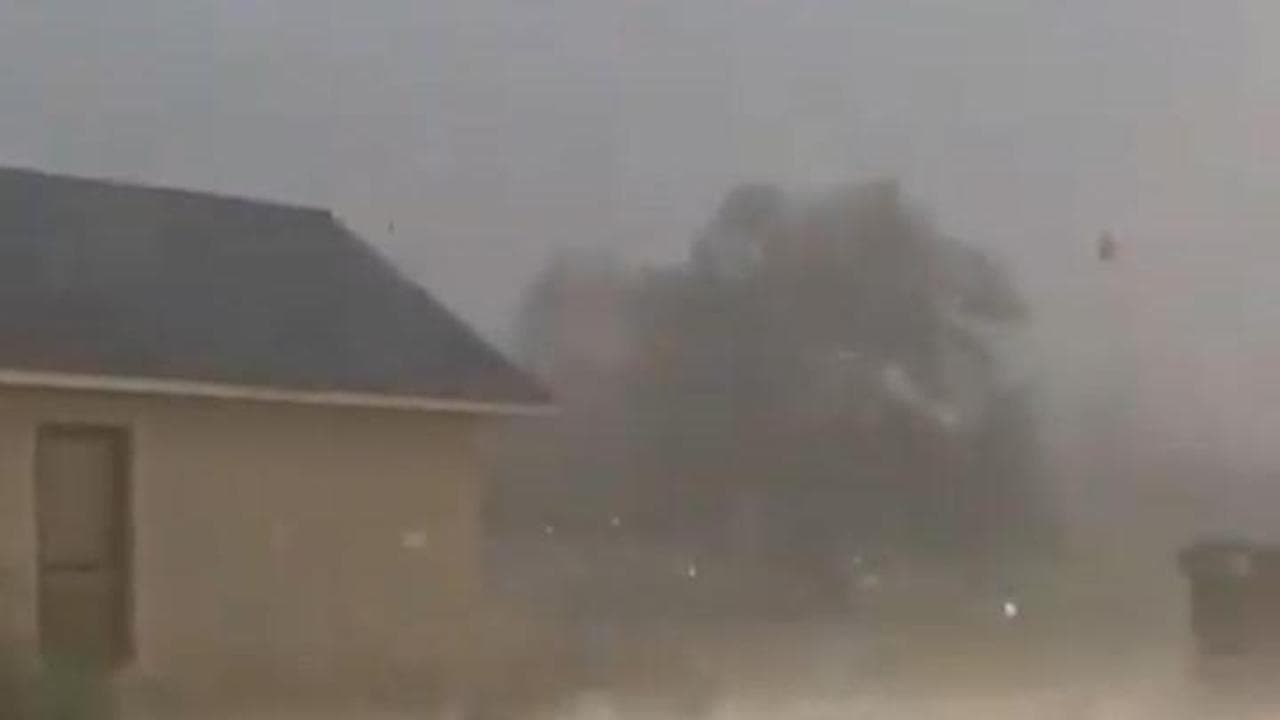 Argentina, tempesta di grandine a Mar del Plata: piovono chicchi grandi come biglie