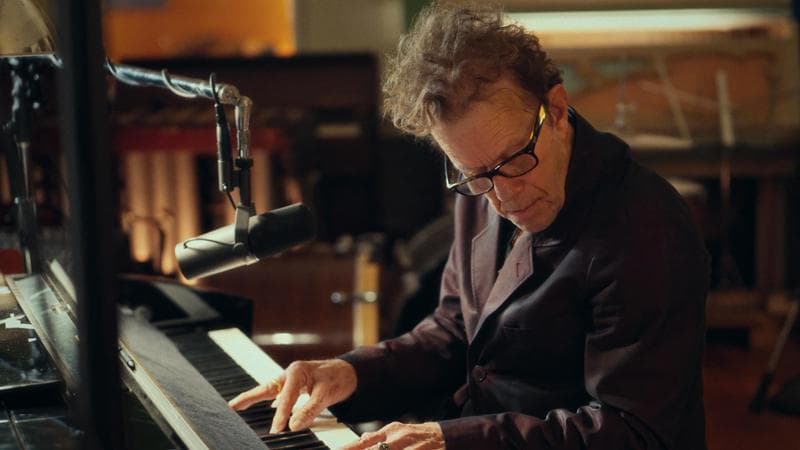 Tom Waits, 75 anni, durante l’incontro nel suo studio a nord di San Francisco, ricavato da una vecchia scuola. Cantautore e attore, ha debuttato nel 1973 con "Closing Time" (Luigi Montebello e Davide Rinaldi)