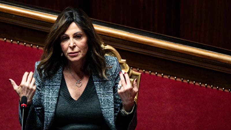 Mozione di sfiducia per Santanchè, i big della maggioranza non interverranno a difesa della ministra