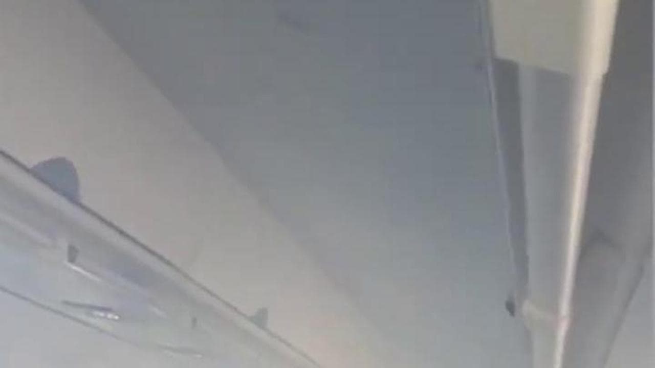 Usa, paura a bordo di un volo Delta Air Lines: la cabina si riempie di fumo