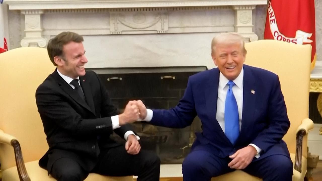Trump e l'aneddoto su Macron: "Sulla torre Eiffel parlava in francese e non capivo niente"