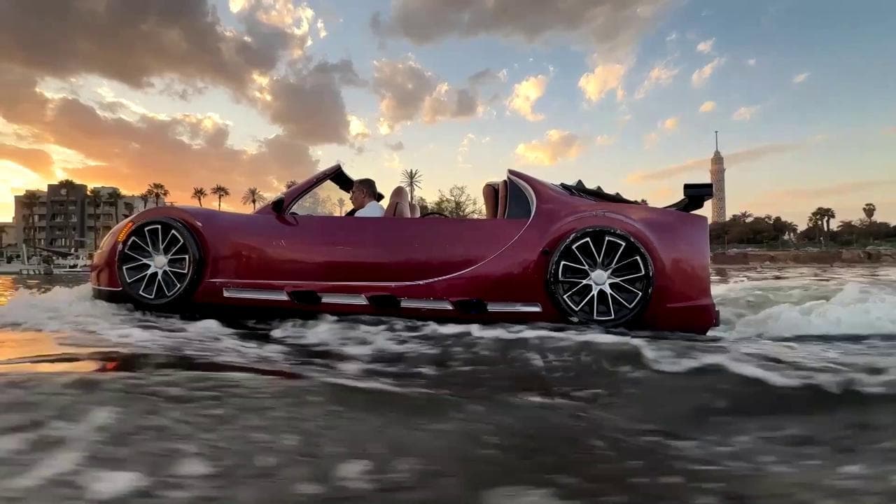 Egitto, i "fuoristrada" sfrecciano sull'acqua: imprenditore egiziano costruisce water-car da corsa