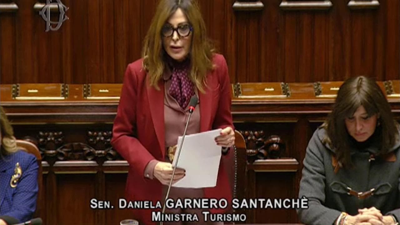 Santanché: "Andrò avanti, la forza me la dà la famiglia"