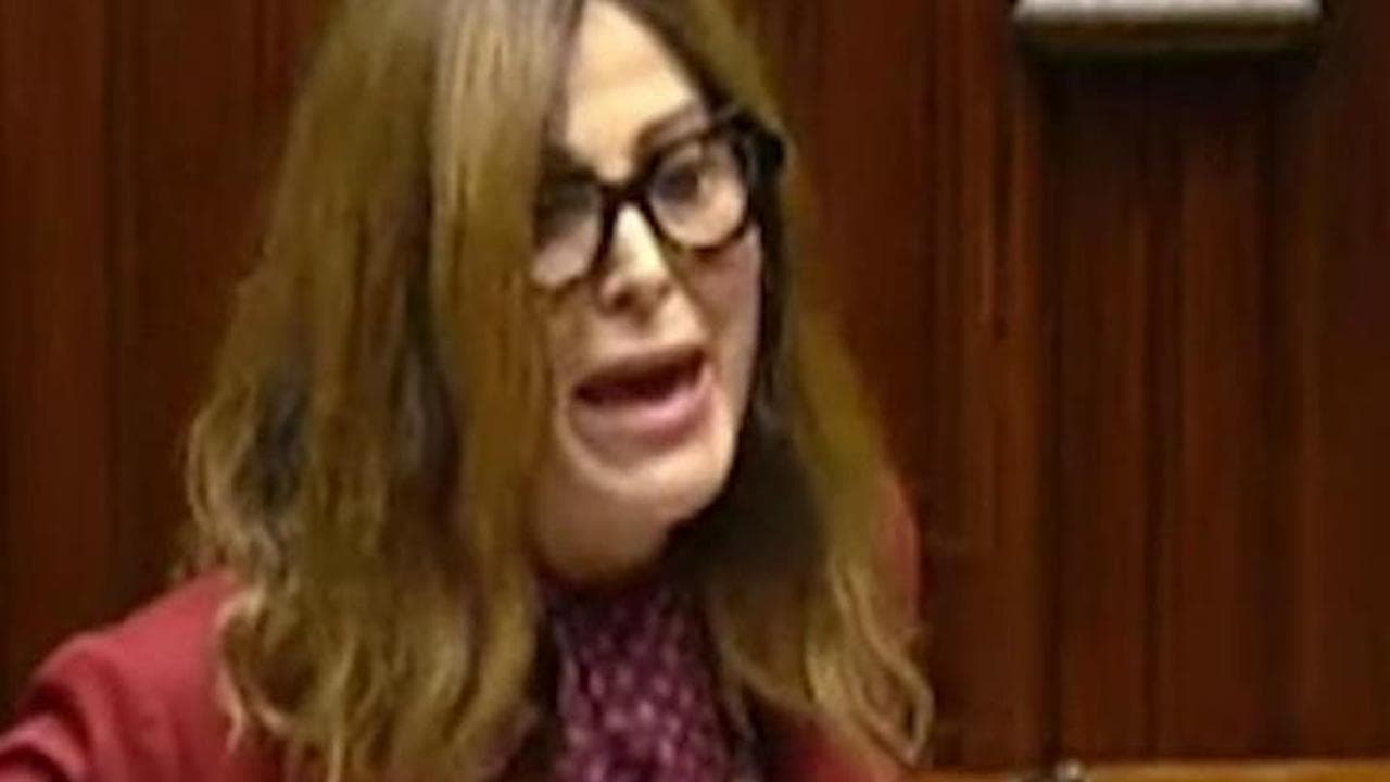 Santanchè: "Porto il tacco 12, tengo al fisico e amo vestirmi bene: per l'opposizione questo è male"