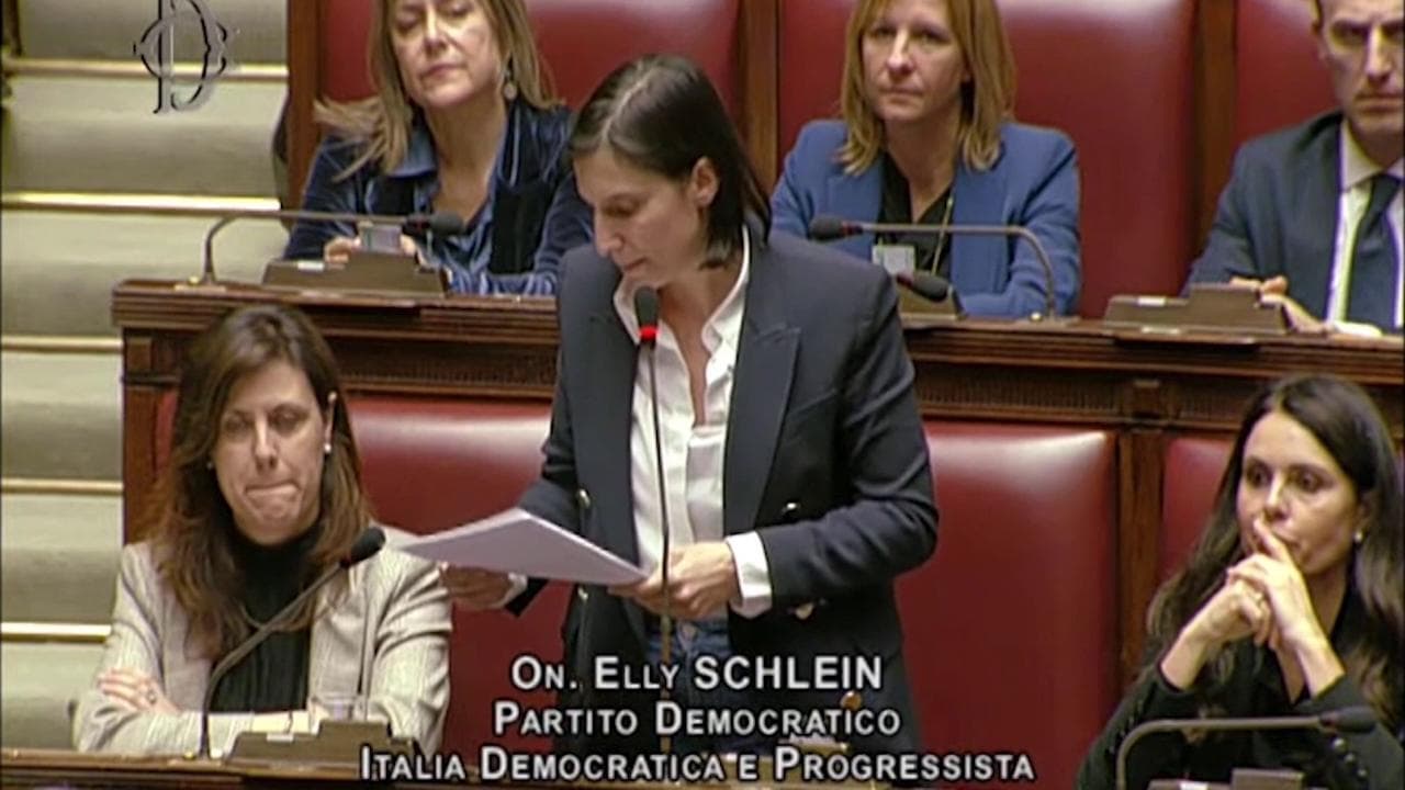 Santanchè, Schlein: "Lei viene qui a difendere le borsette ma chi difende italiani dalle bollette?"