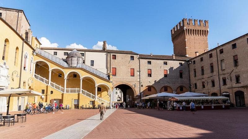 Piazza del Municipio, Ferrara