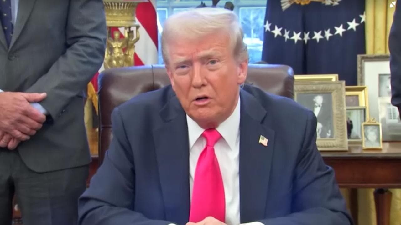 Ucraina, Trump freddo sull'incontro con Zelensky: "Ho sentito che vuole venire, per me va bene"