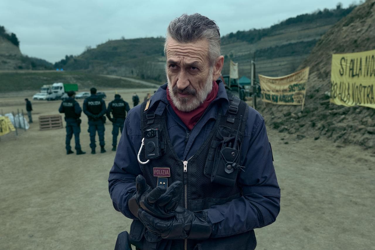 Giallini è Mazinga nella serie Netflix "ACAB"