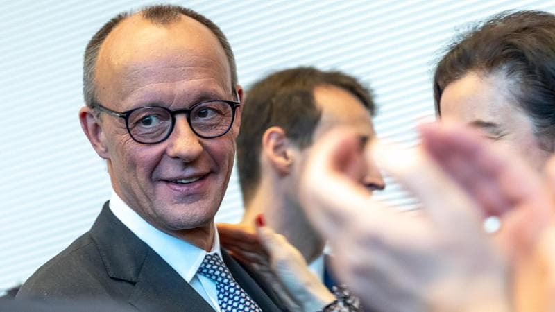 Merz già si muove da cancelliere: cena da Macron e spese per la difesa