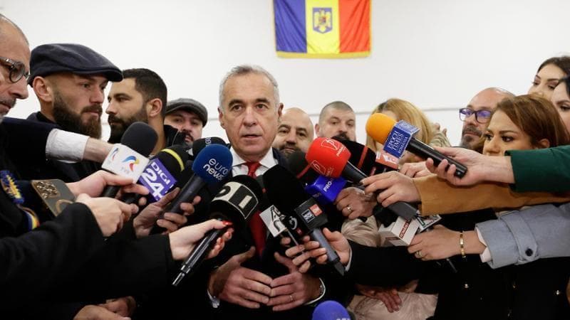 Il filorusso Georgescu fermato a Bucarest con armi e mazzette