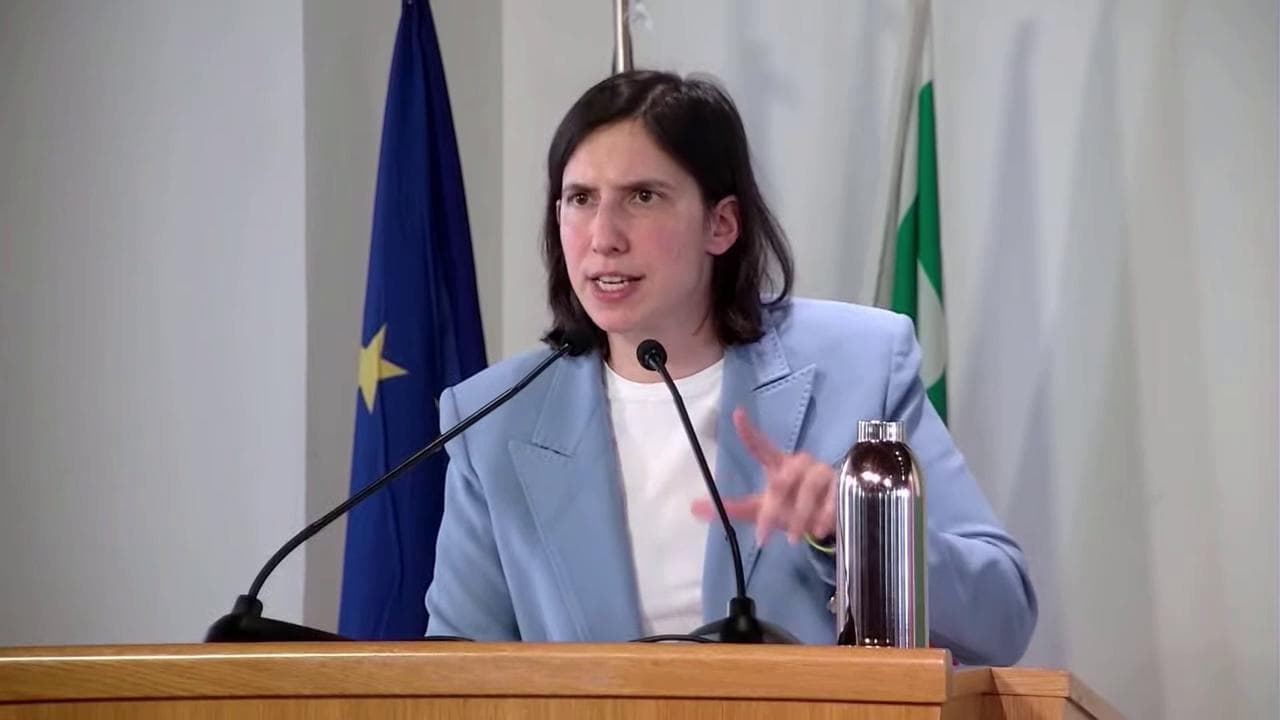 Schlein: "Il vocabolario del futuro non lo scriverà la destra". E lancia il Progetto per l'Italia
