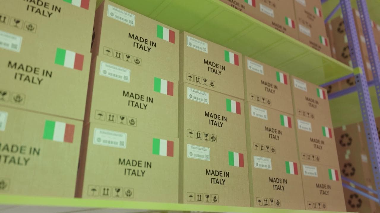 Bollette, l'anno nero dell'industria italiana. Quanto ci costeranno i dazi di Trump?