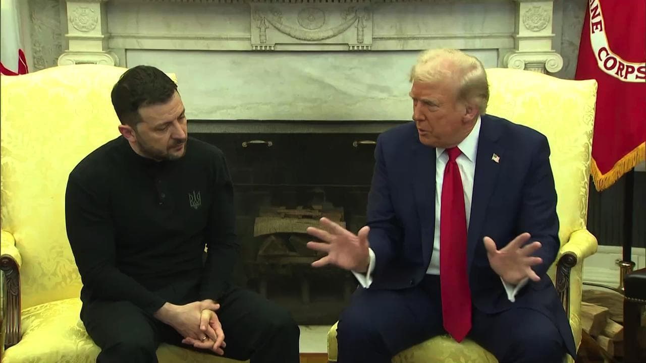 Trump umilia Zelensky: "Non hai le carte per fare il duro". Lo scontro tra i due presidenti