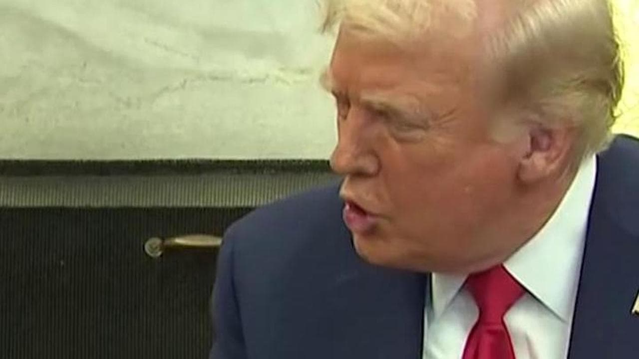Lo scontro Zelensky-Trump: "Non sto giocando a carte". "Stai giocando con la terza guerra mondiale"