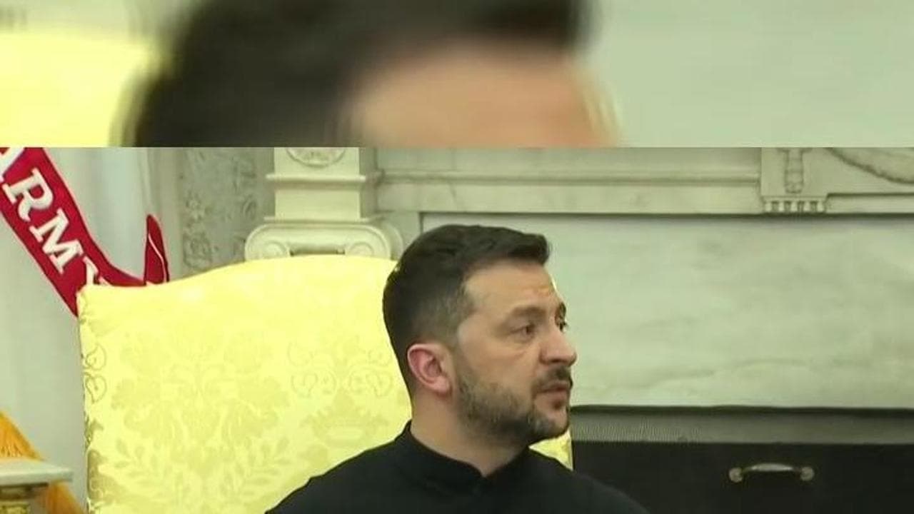 Zelensky alla Casa Bianca bullizzato anche sul vestito: "Perché non sei in giacca e cravatta?"
