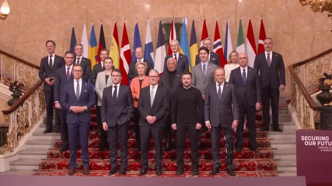 Londra, vertice sull'Ucraina: il "dietro le quinte" dopo la foto di rito dei leader
