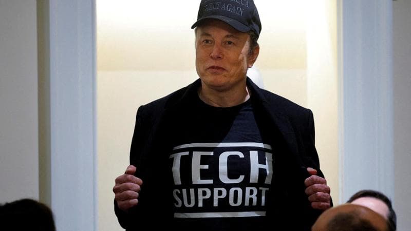 Pressioni Usa su Zelensky. Musk osa: “Ritiriamoci dalla Nato”