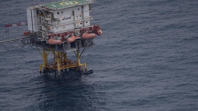 Migranti, bloccati da tre giorni su una piattaforma petrolifera ma per i 32 ancora nessun soccorso