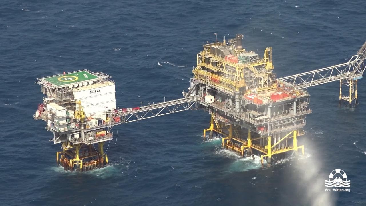 I 32 migranti bloccati su una piattaforma petrolifera da tre giorni
