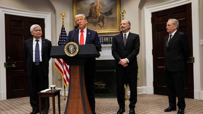 Trump, assist a Putin e attacco a Zelensky. Poi si scatena sui dazi