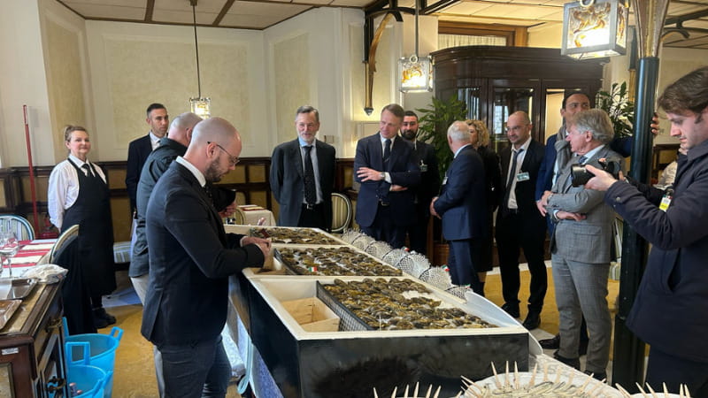 La degustazione di ostriche al Senato