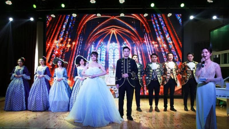L’ateneo del matrimonio: “Qui i cinesi riscoprono l’arte del vivere insieme”