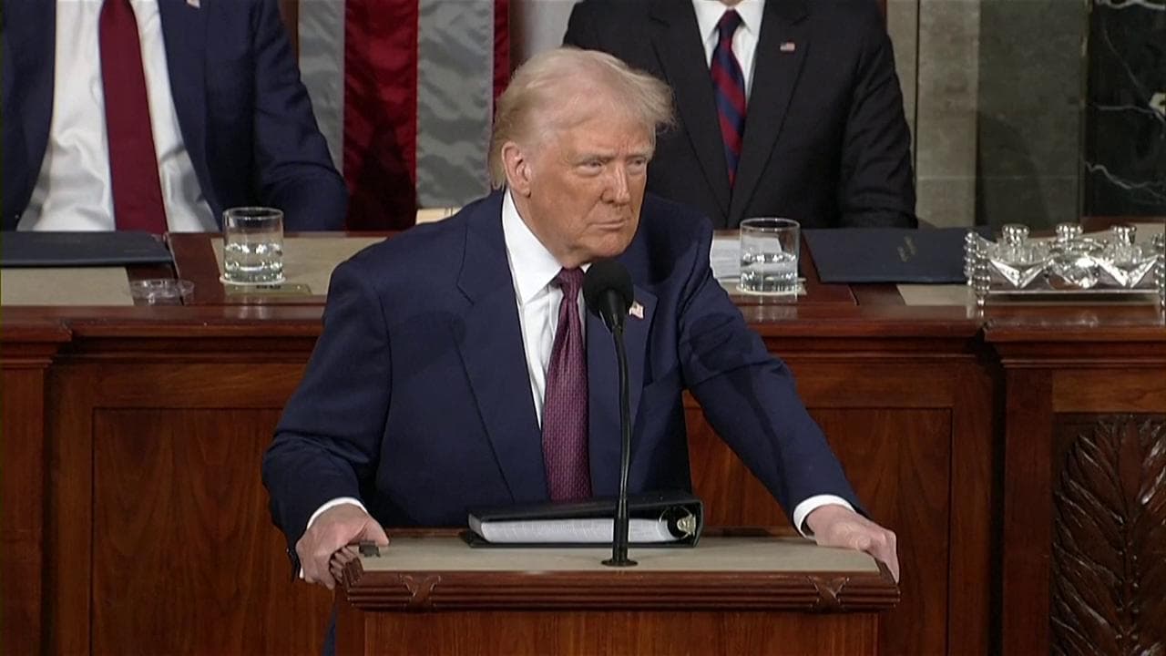 Usa, Trump: "Prenderemo la Groenlandia"