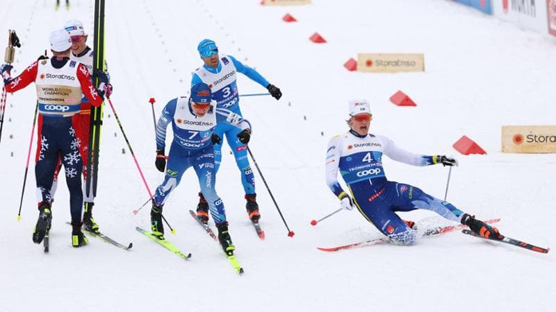 Federico Pellegrino (numero 3) nella volata della team sprint