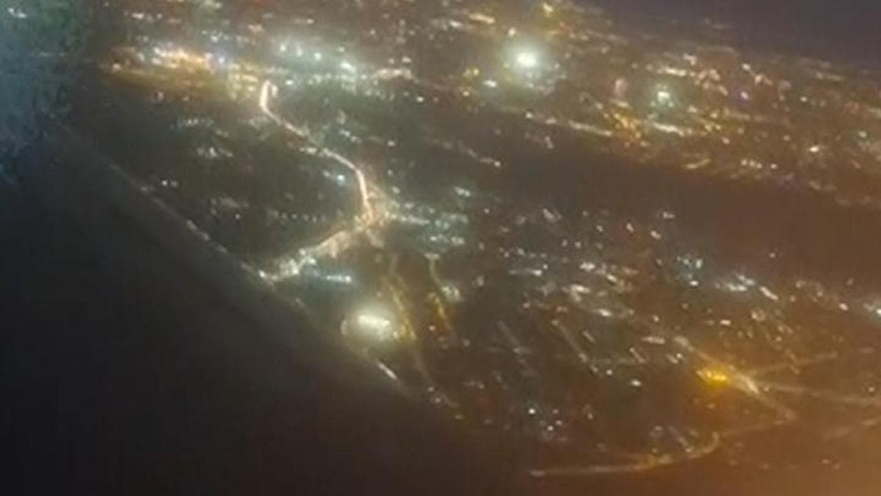 Bucarest, una fiammata dopo il decollo e il motore si spegne