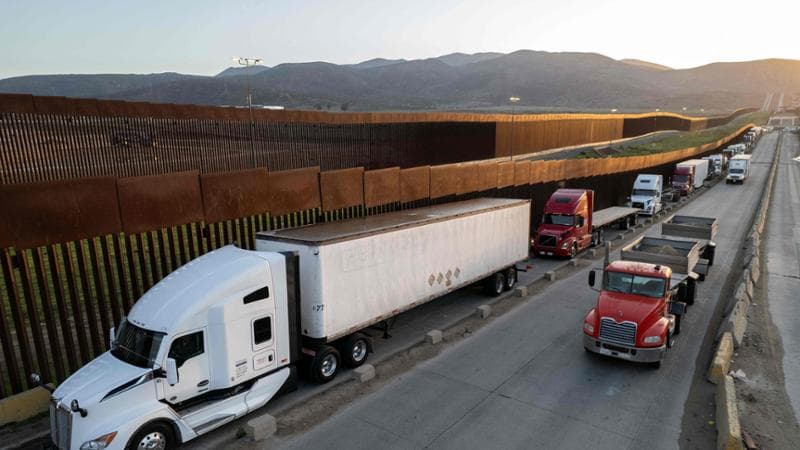 Dazi, Trump: sospesi quelli con il Messico e Canada fino al 2 aprile. “Non l’ho fatto per i mercati”