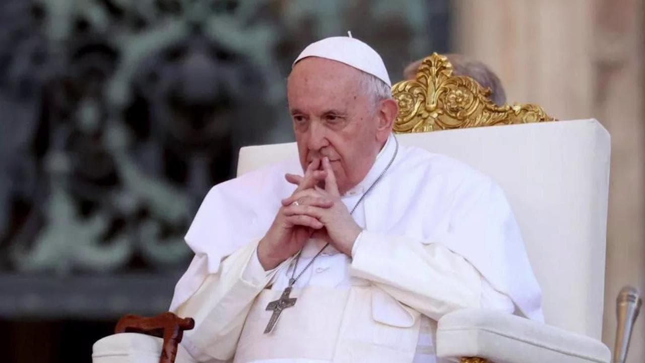 La voce di papa Francesco trasmessa in piazza San Pietro: "Grazie per le preghiere"