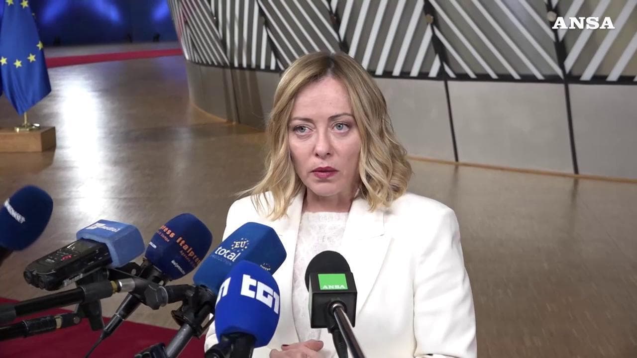 Nato, Meloni favorevole a estendere l'art.5 all'Ucraina: "Soluzione più efficace di altre proposte"